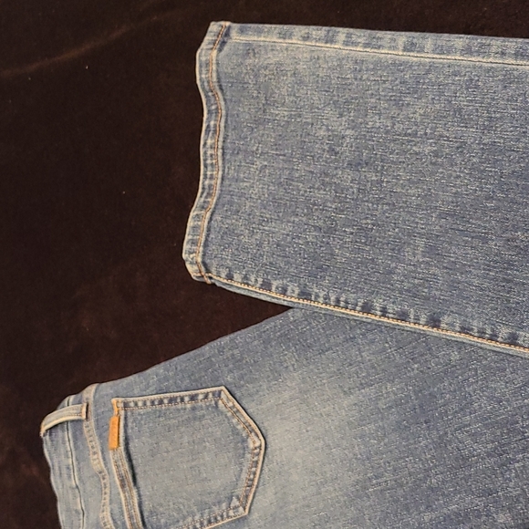 Joe's Hi Rise Curvy Bootcut Jeans - Picture 12 of 13